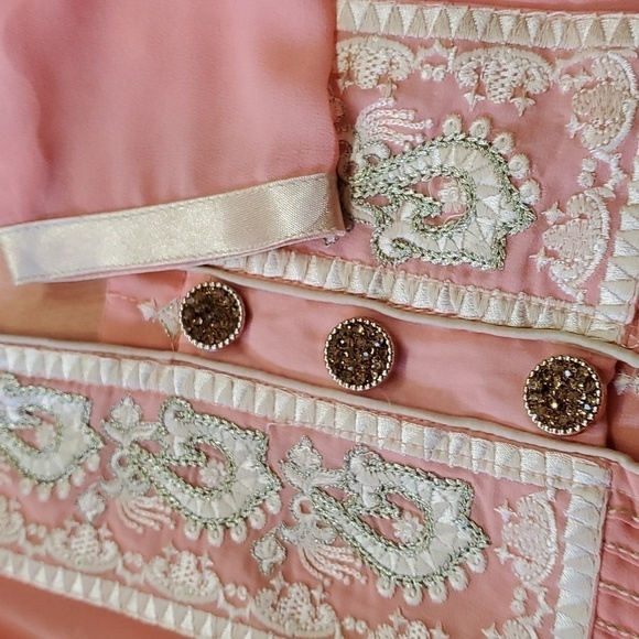 KURTA, formal little girls, peach. No size, guessing about a 6. Enbroidery lace. - Picture 13 of 13